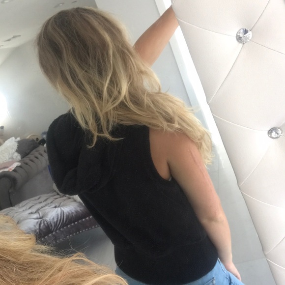 Fuzz Sweater - Picture 3 of 7